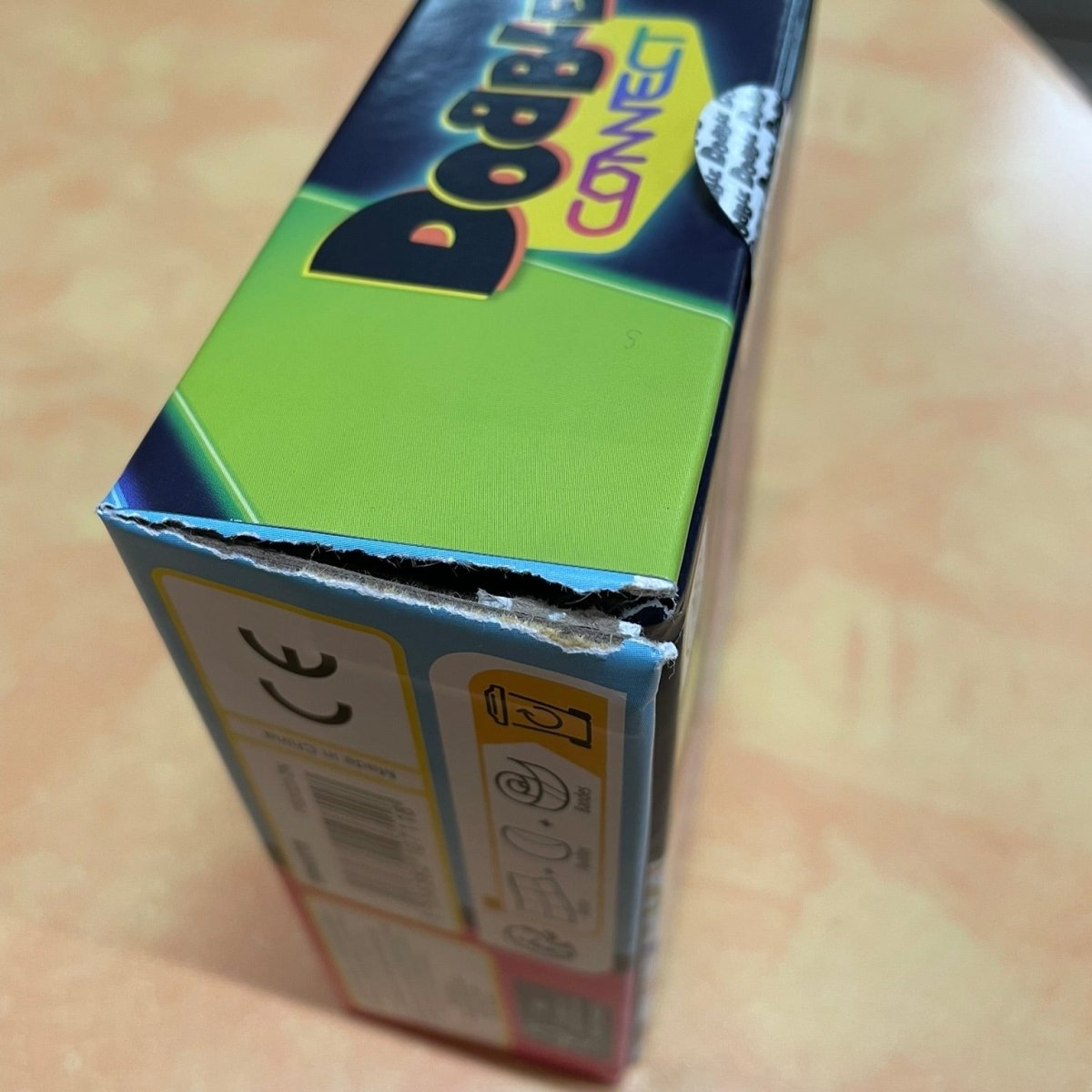 Boîte abîmée - Dobble Connect_Jeu - de - société